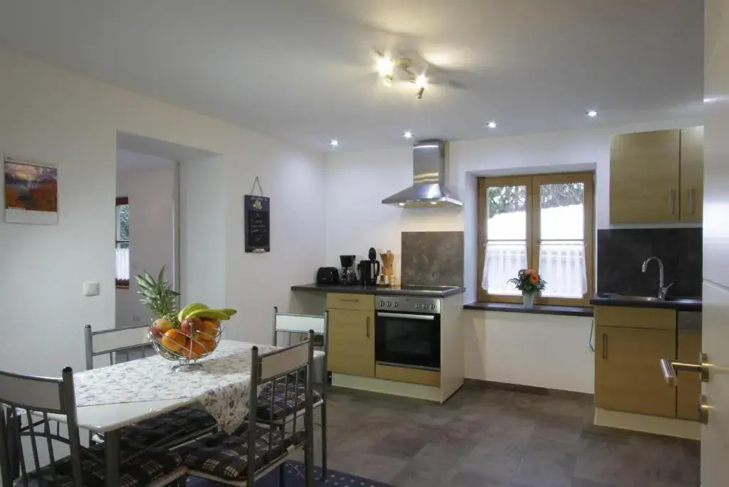 2 Bedrooms Apartment with balcony and with mountain view