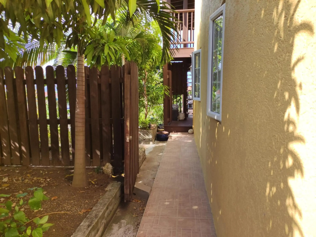 Garden Studio Flat Mango Walk