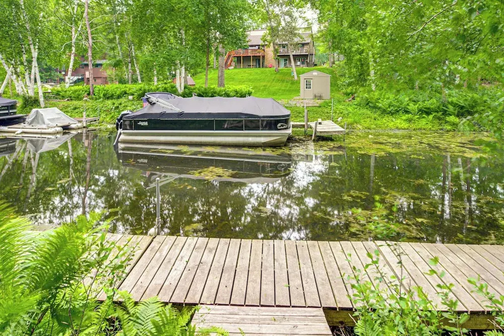 Canal Across Street: Family Cabin in Breezy Point!