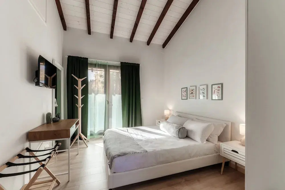 Premier room