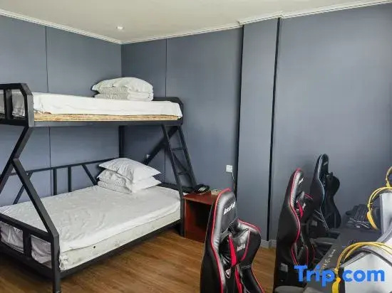 Standard Triple Family room
