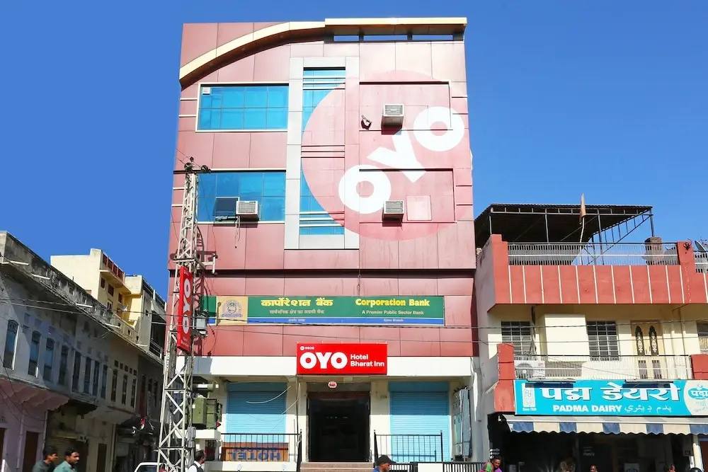 OYO 9926 Hotel Bharat INN
