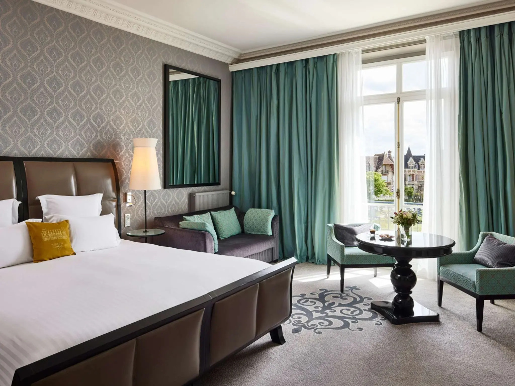 Classic room with garden view