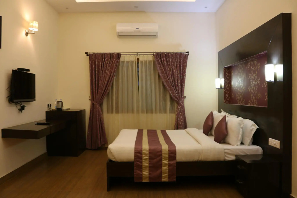 1 Bedroom Deluxe Double room with garden view full double bed