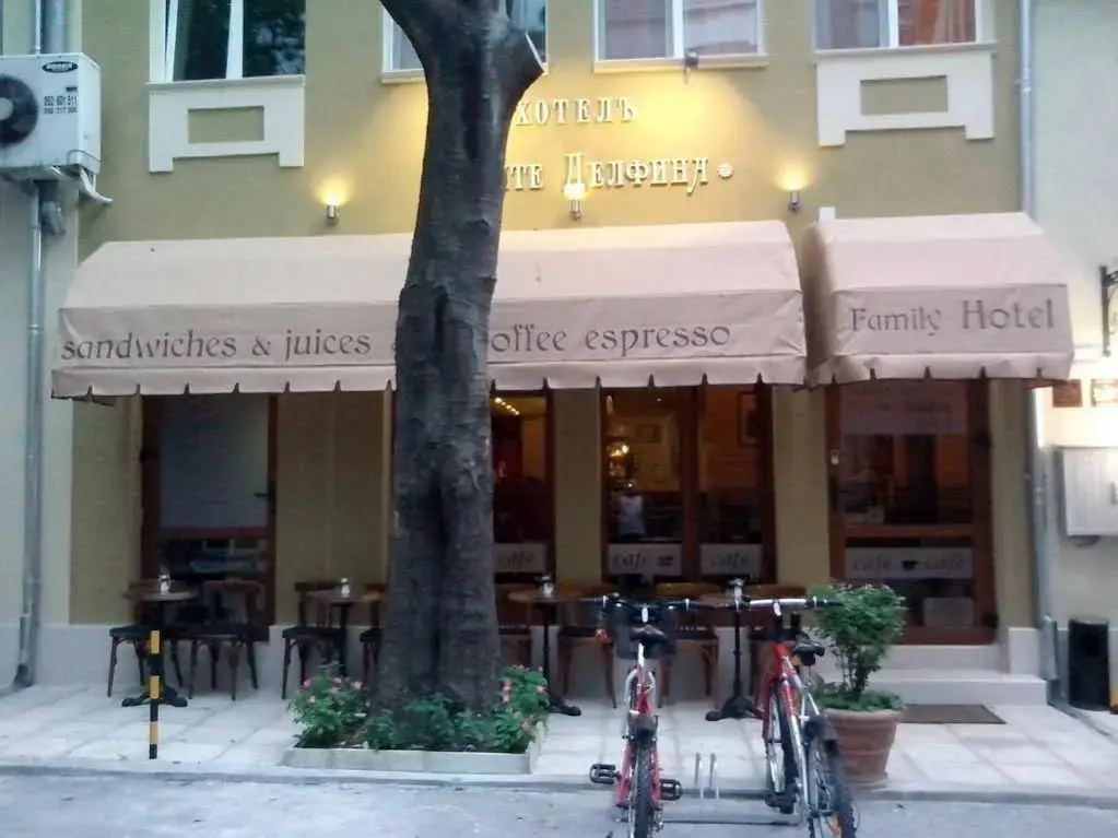Three Dolphins Family Hotel