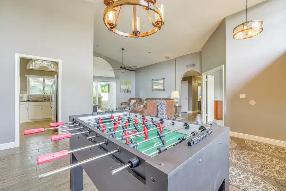 Saltwater Pool & Grill: Tempe Retreat!