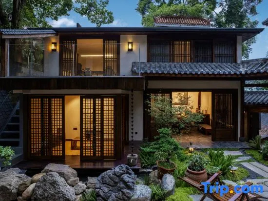 Zhuoyin Mountain House Private Hot Spring Homestay (Dujiangyan Scenic Area Nanqiao)