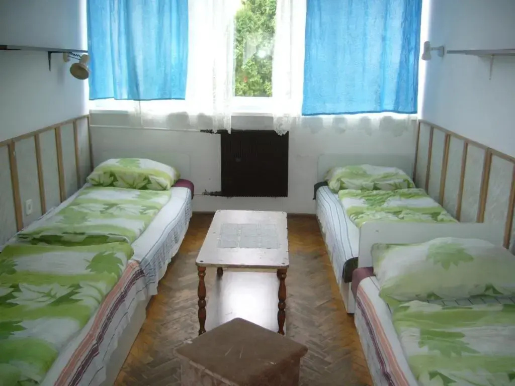 Economy room