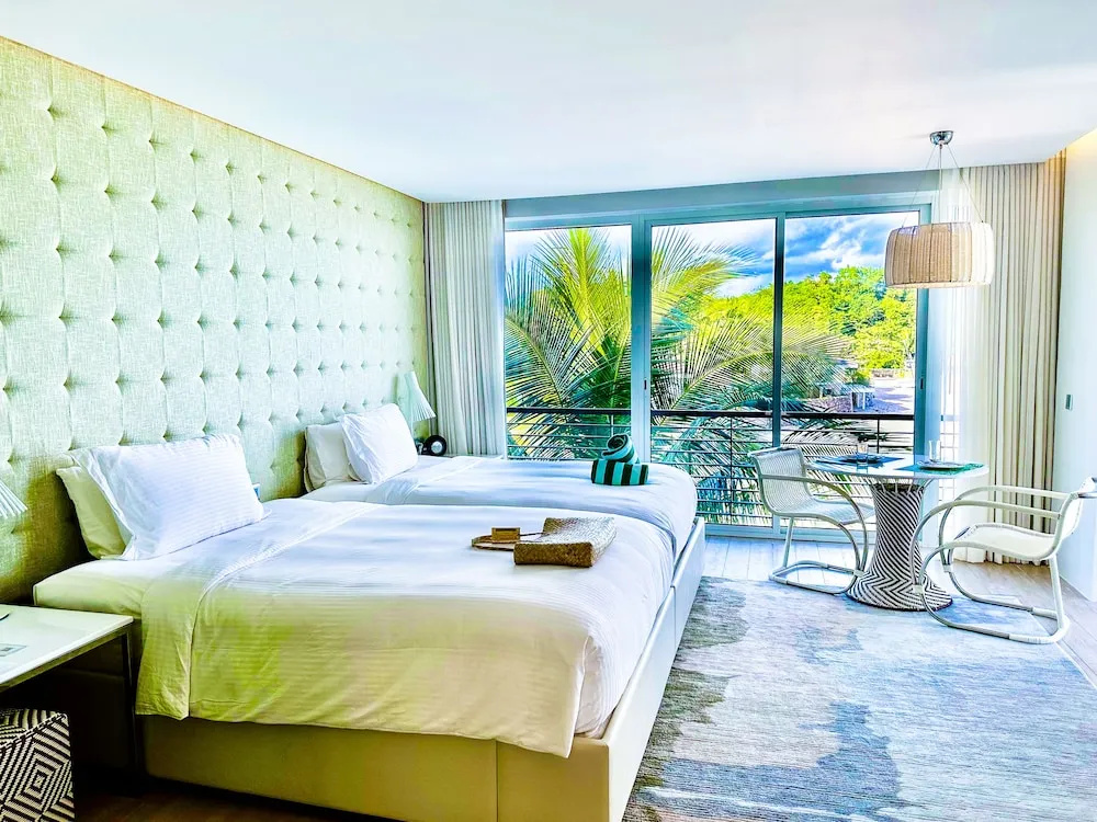 Premier room