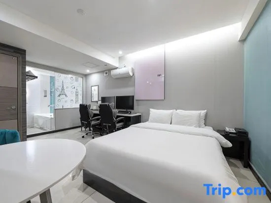 Номер Premier в Good Time Hotel