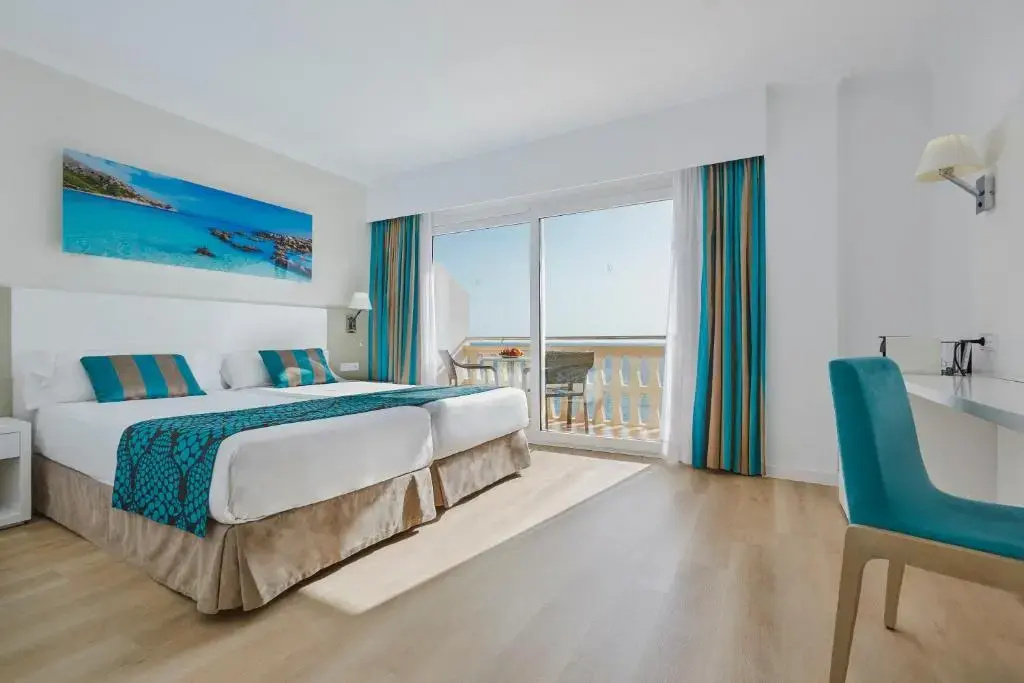 Superior Double room with sea view (twin beds)