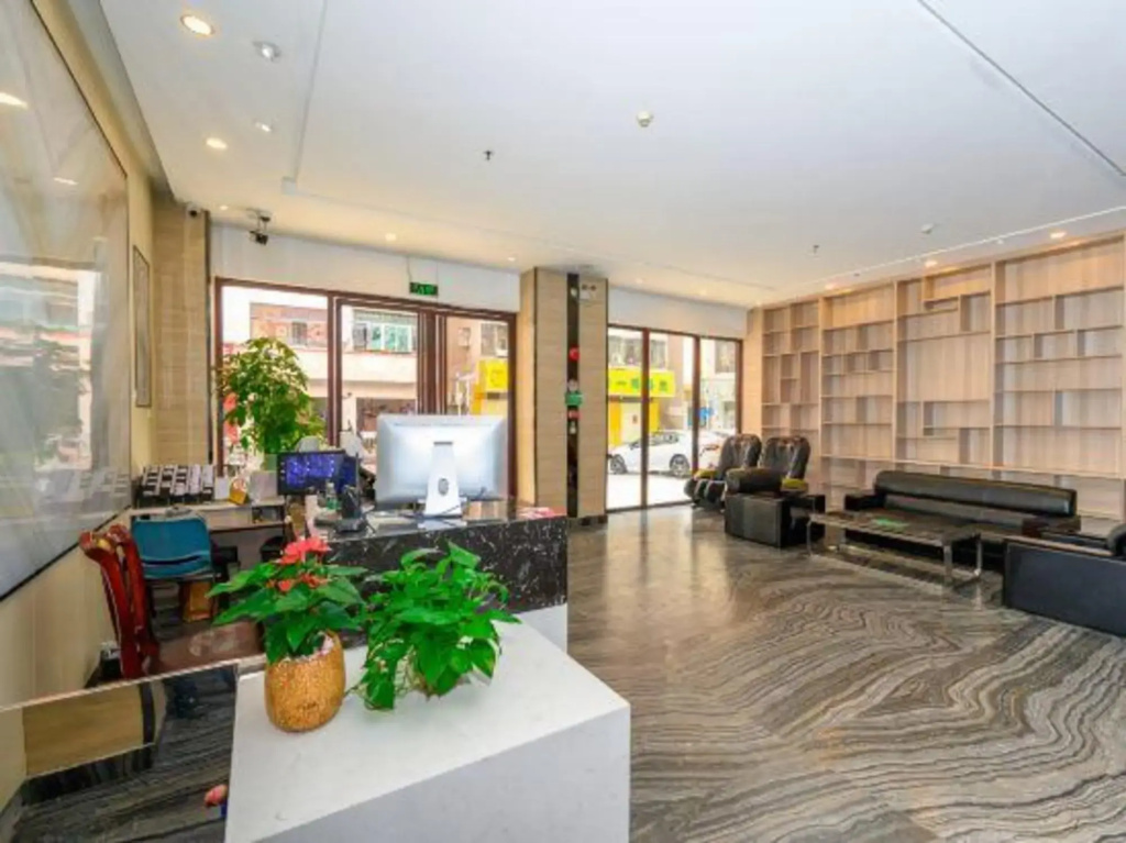 Lobby & Reception