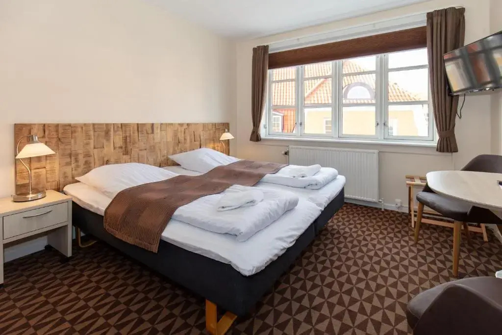 Standard Double room (full double bed)