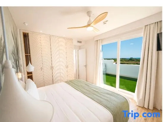 1 Bedroom Apartment with sea view