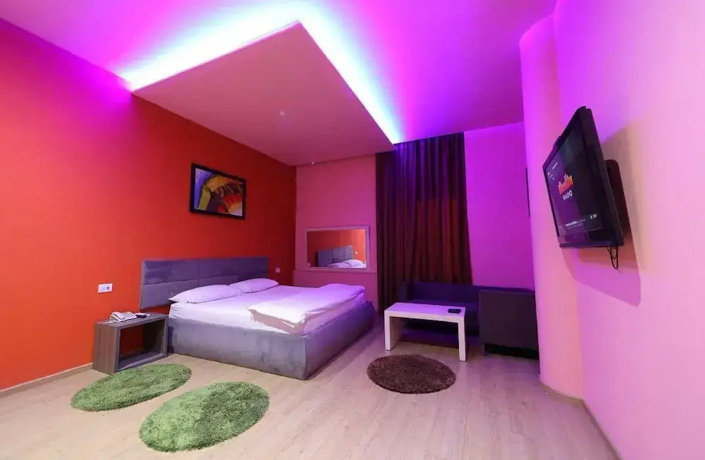 Hotel Gjuta - Chambres