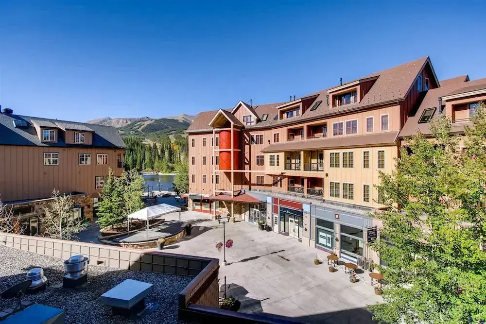 Premier 2 Bedroom Mountain View Condo Located in Historic Downtown Breckenridge Walking Distance to Peak 9