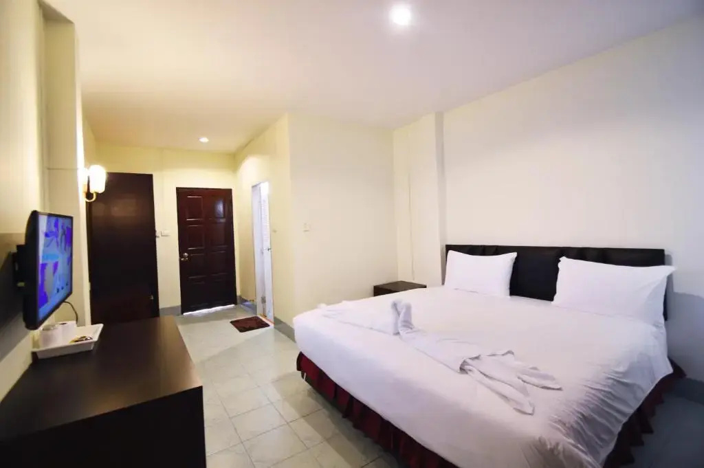 Paripas Express Hotel Patong - Chambres