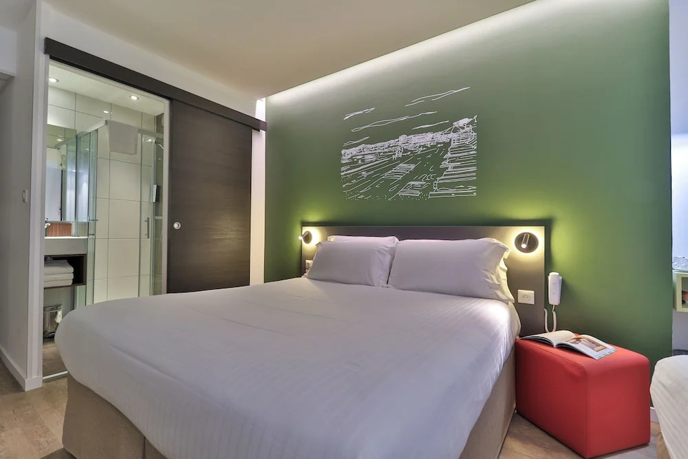 Comfort room