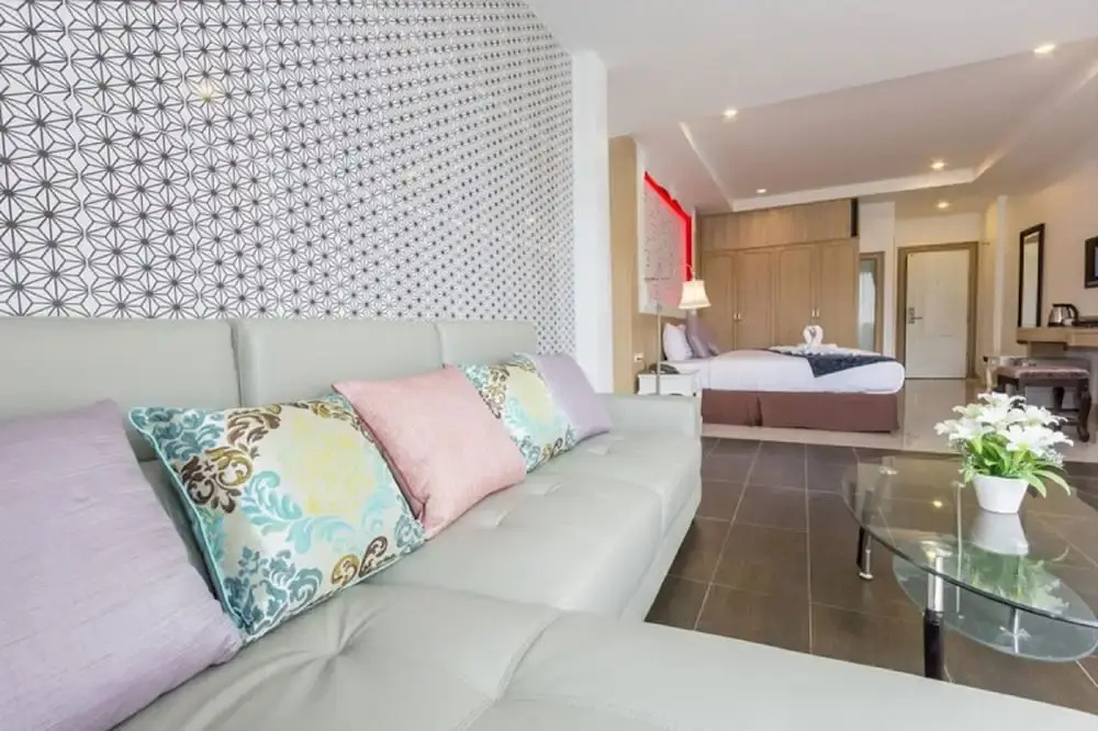 Triple Three Patong - Chambres