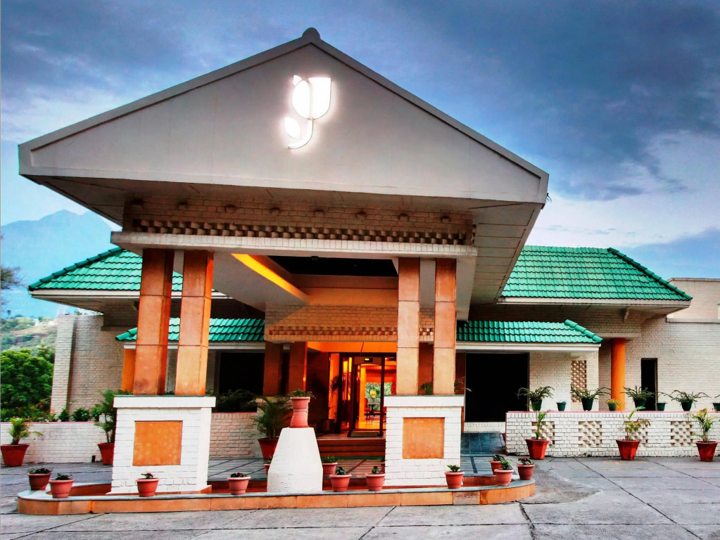 Country Inn & Suites By Carlson Katra at Vaishno Devi