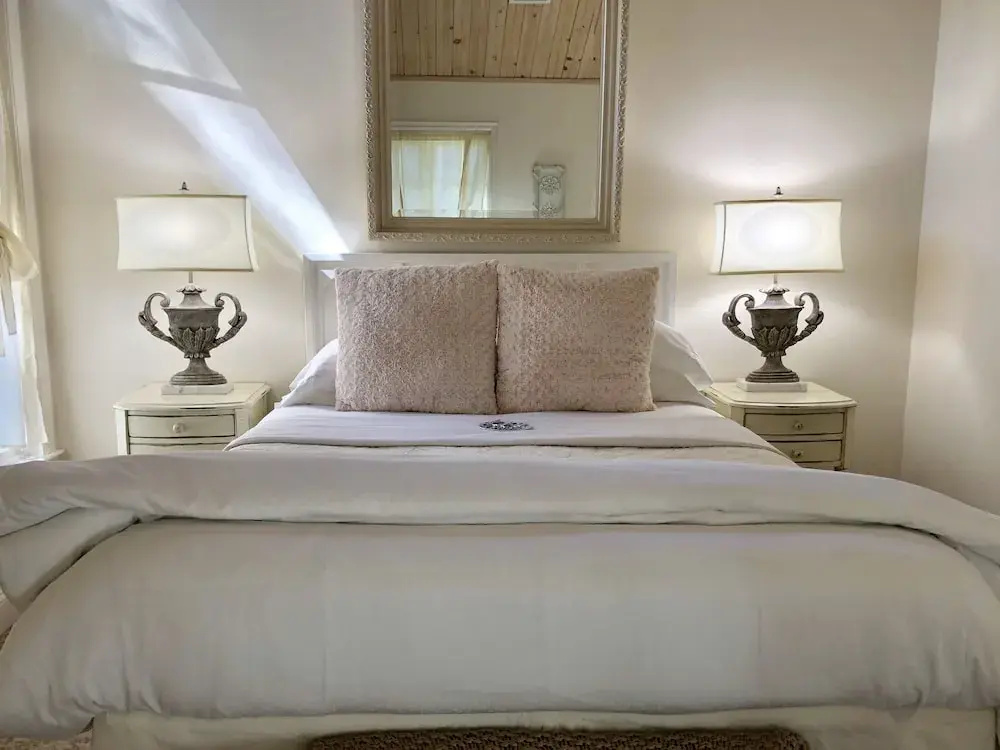 Deluxe Double Suite with park view (full double bed)