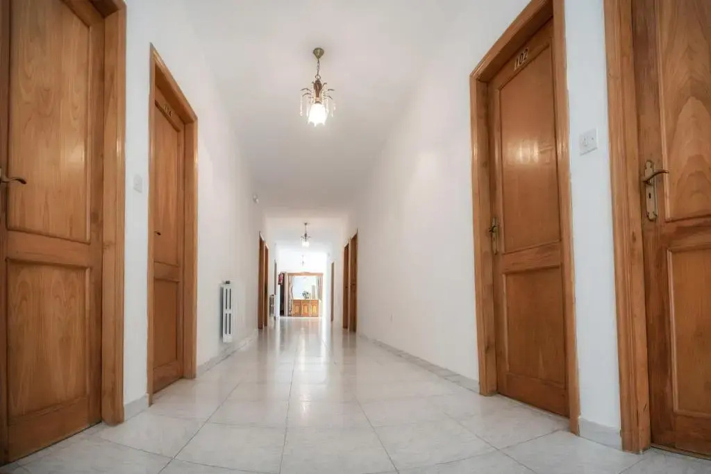 Lobby & Reception