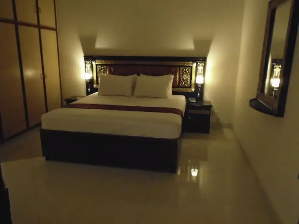 Lotus 1 Hotel