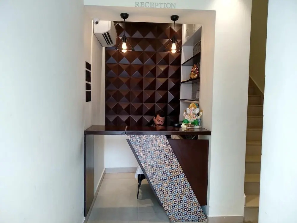 Lobby & Reception