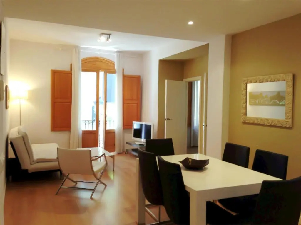 2 Bedrooms Apartment with balcony
