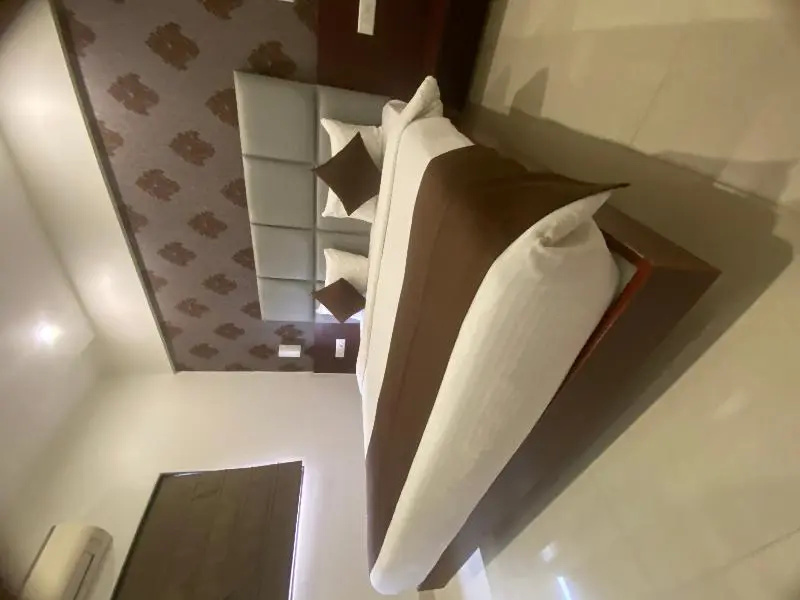 Deluxe Double room (full double bed)
