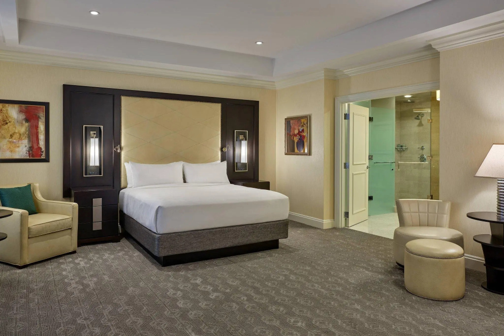 Double Suite (full double bed)