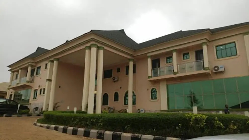 Al-Ba Royal Hotel & Suites