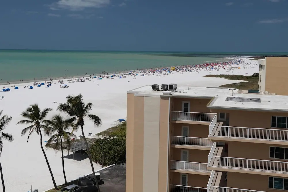Jamaica Royale 806 - 2 Br Condo