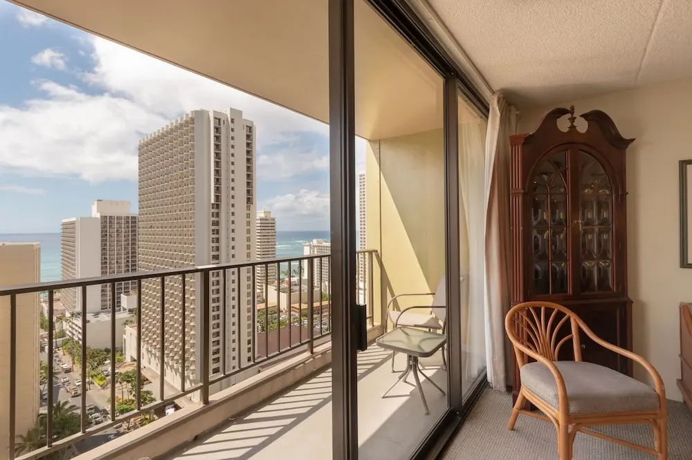 Waikiki Sunset Suite 2404 - фото 4
