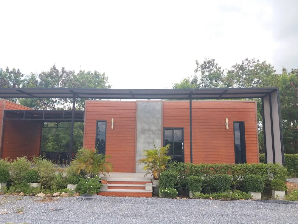 Monrak Lamtakong Resort