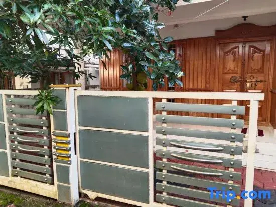 Full AC 4bhk townhouse, 10 mins from airport - фото 3