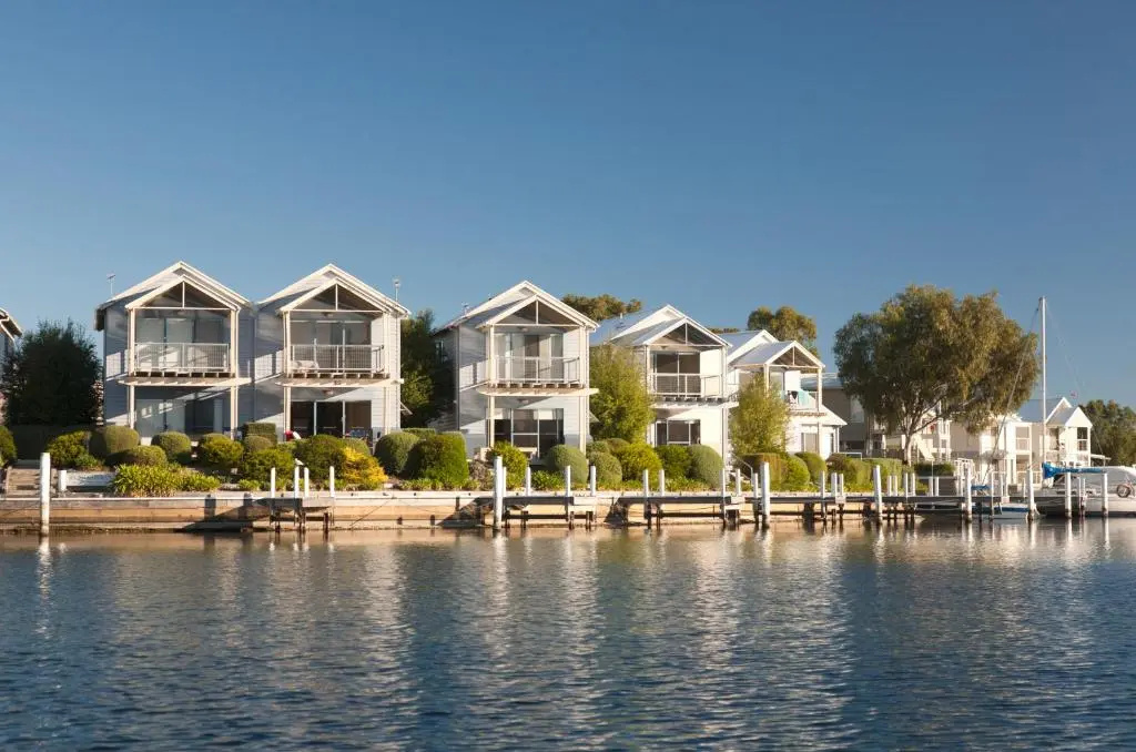 Beach & Waterfront