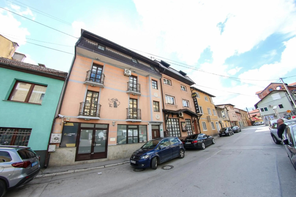 Apartments Cyrano I and II