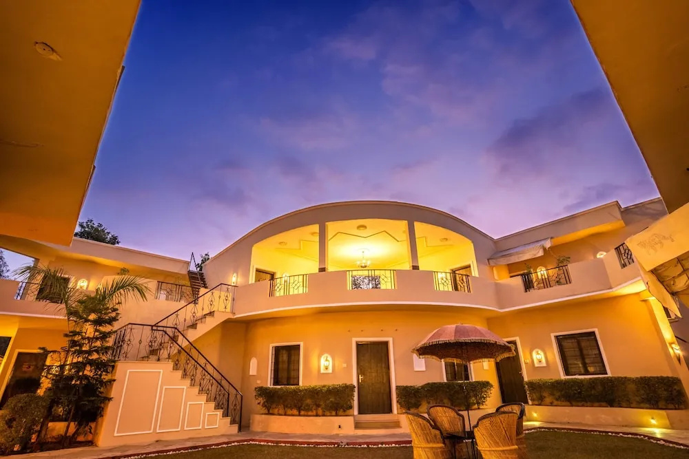 Glitz Ranthambore Safari Resort