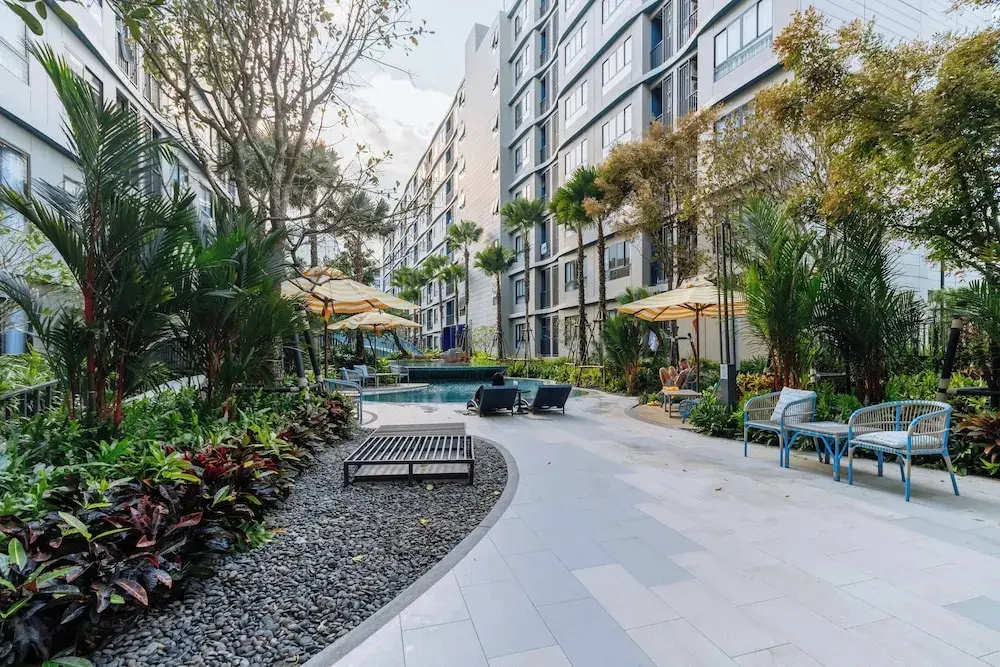 2BR Condo Pool and Full Gym C262