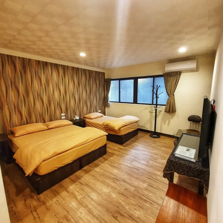 Classic Double room (full double bed)