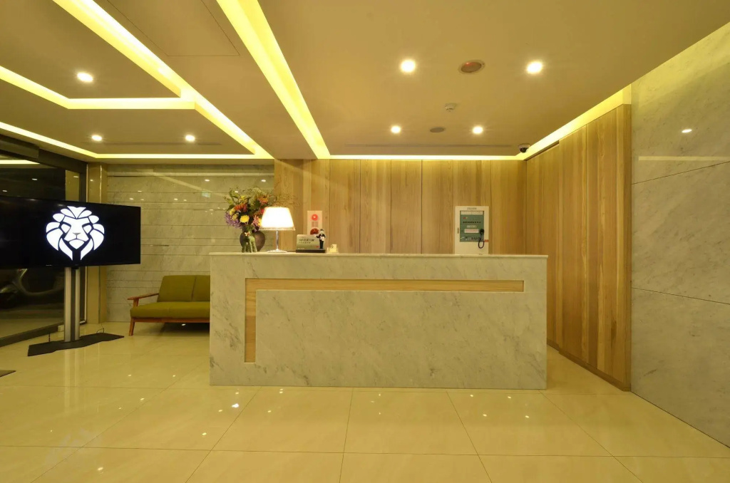 Plus Hotel - Général