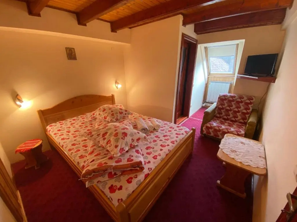Standard Double room (full double bed)