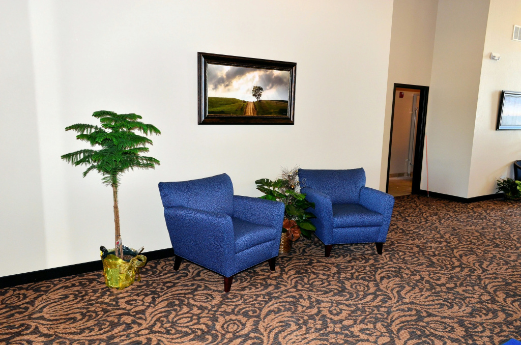 Cobblestone Inn & Suites - Holstein