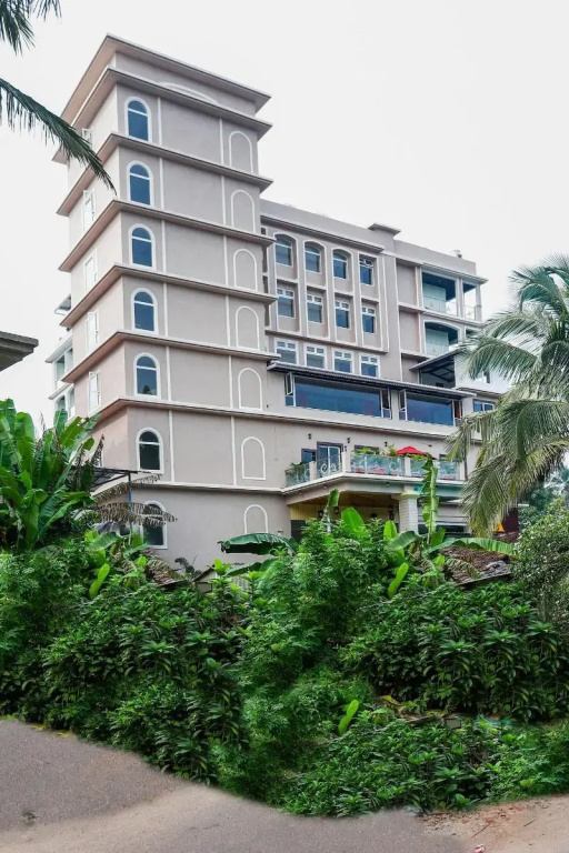 The Avenue Grand