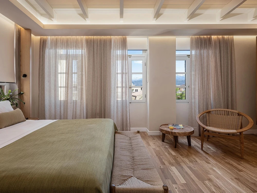 Lithinon Suites & Studios Blue