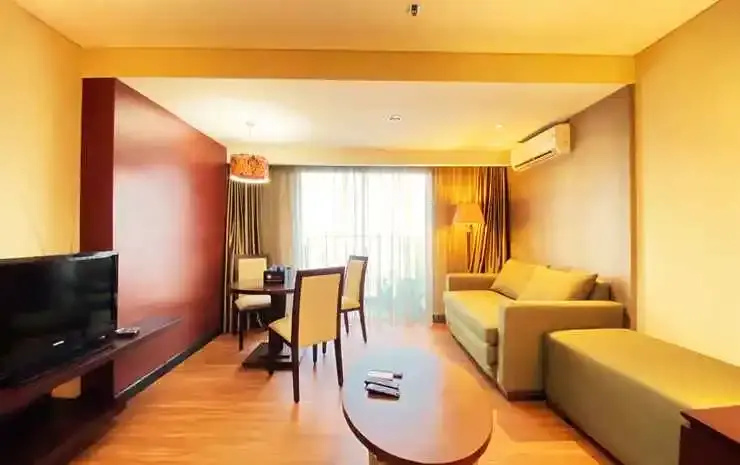 Nice and Fancy Studio at El Royale Apartment By Travelio