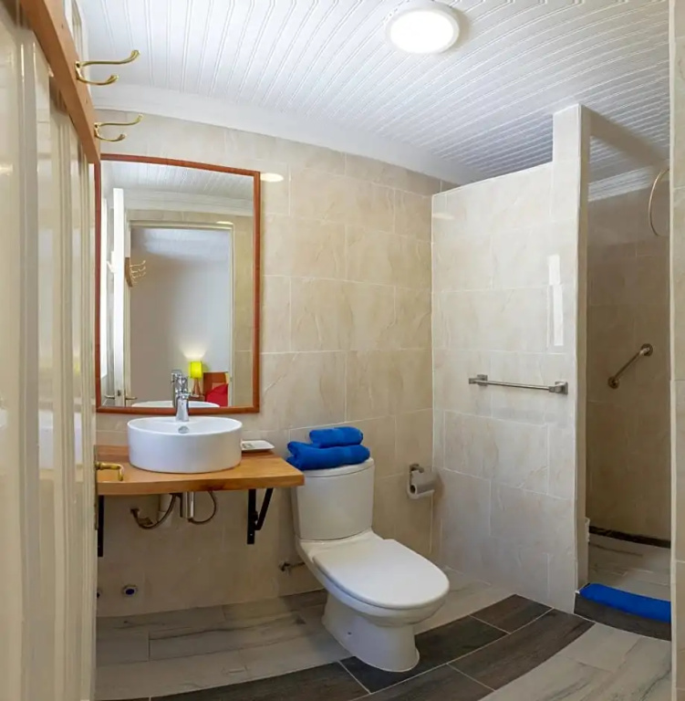 Economy room
