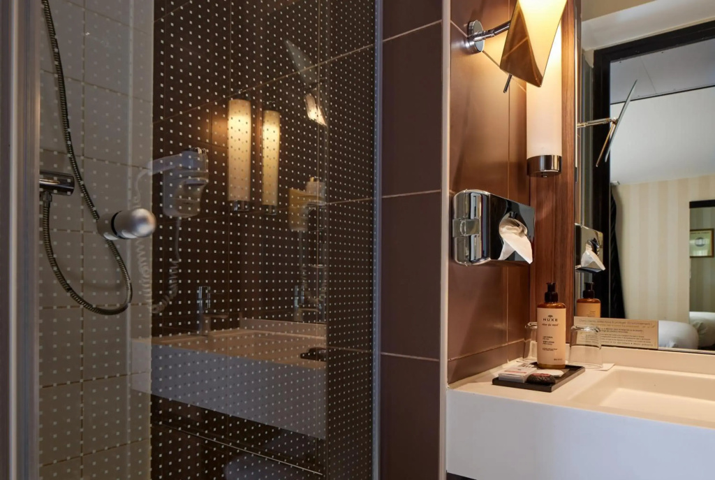 Отель Hotel Les Théâtres в Париже