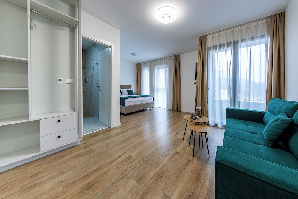 Superior Double room (full double bed)